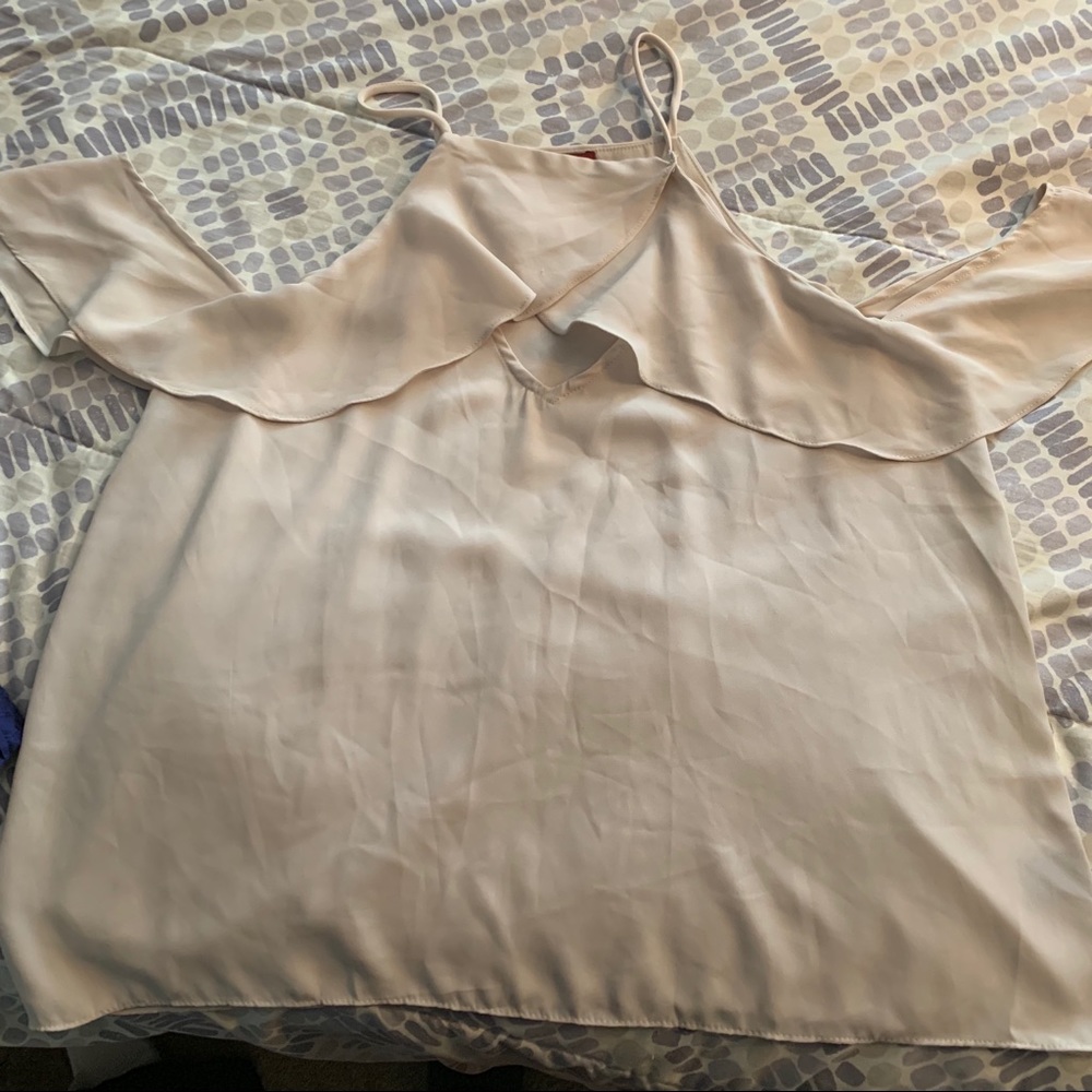 Cold shoulder ruffle sleeve too